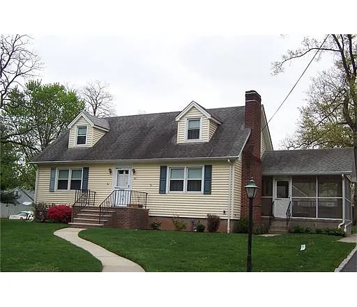 65 E Cliff Rd photo 1