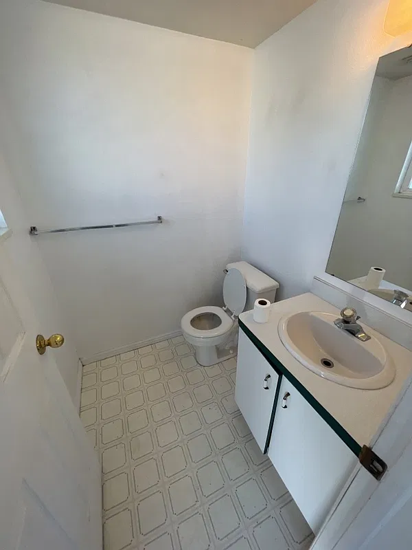 2 bed, 1.5 bath, $1,075 — Photo 4