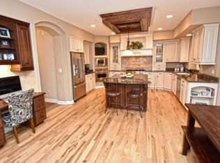 1278 Mary Hill Cir, Hartland, WI 53029