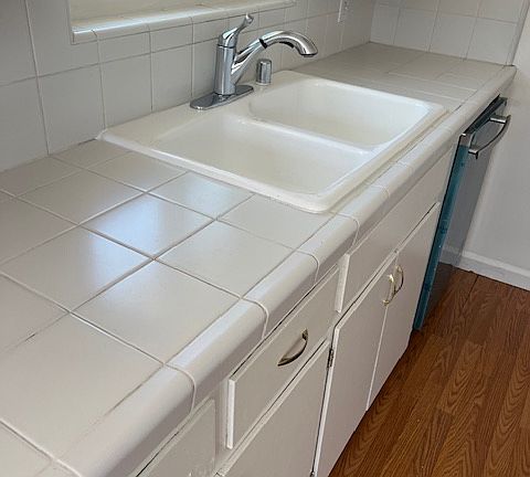 3rd image of 2830 Malabar Ave #4