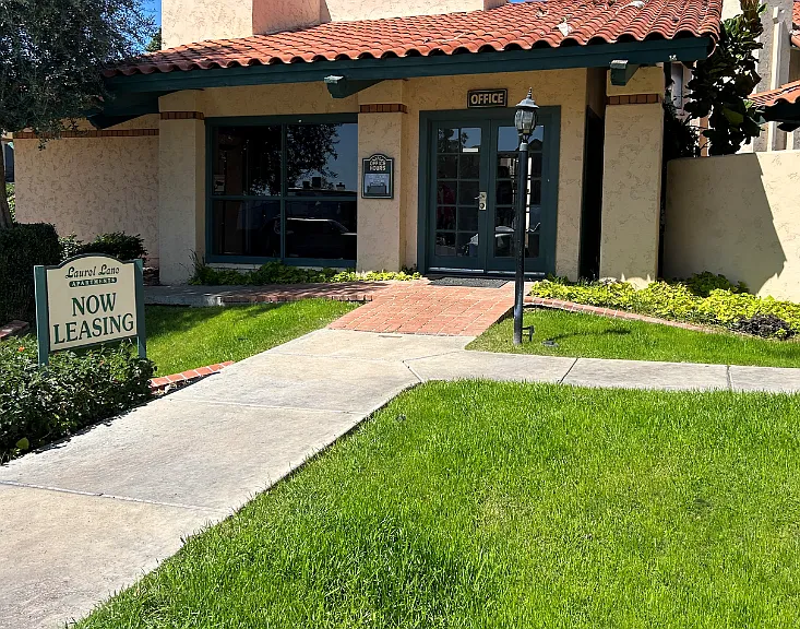 Laurel Lane — Photo 1