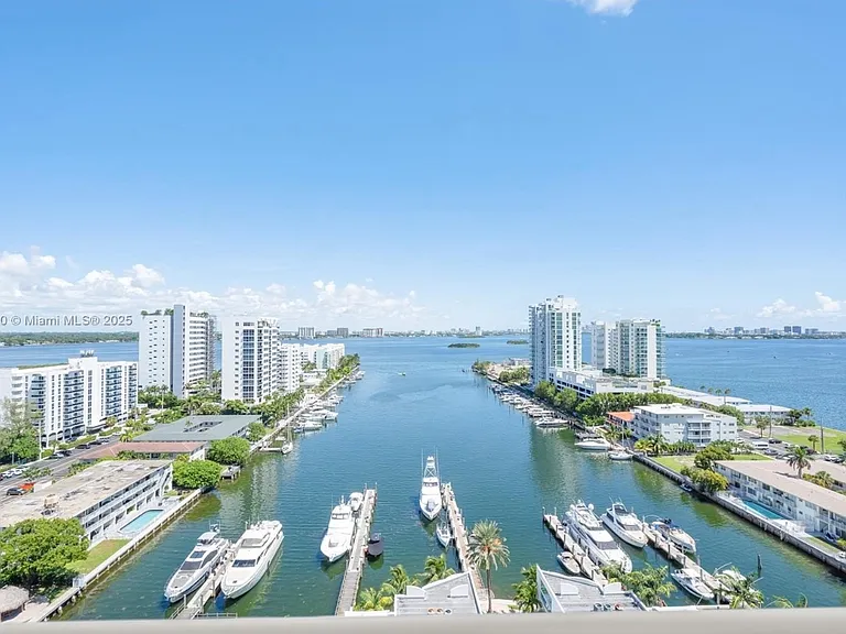 7900 Harbor Island Dr #Penthouse 14 — Photo 23
