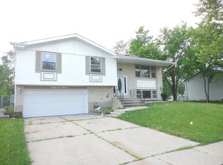 3615 Laurel Ln, Chicago, IL 60429