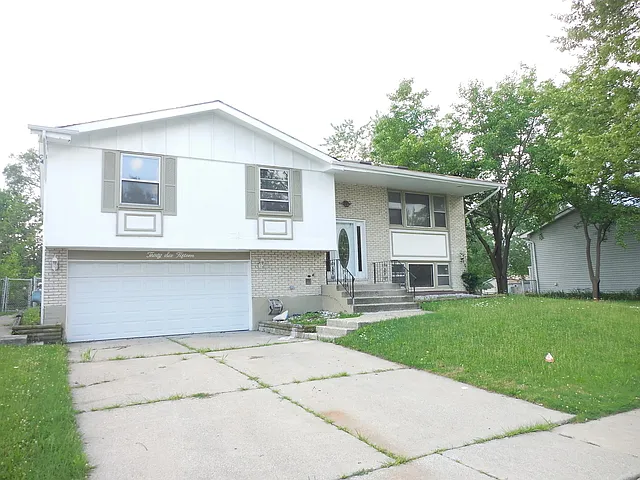 3615 Laurel Ln photo 1