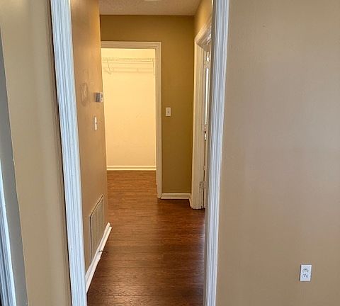 4th image of 425 Ridgecreek Dr
