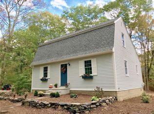 11 Stepstone Hill Rd, Guilford, CT 06437