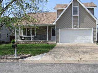 734 Meadowbrook Rd, Salina, KS 67401