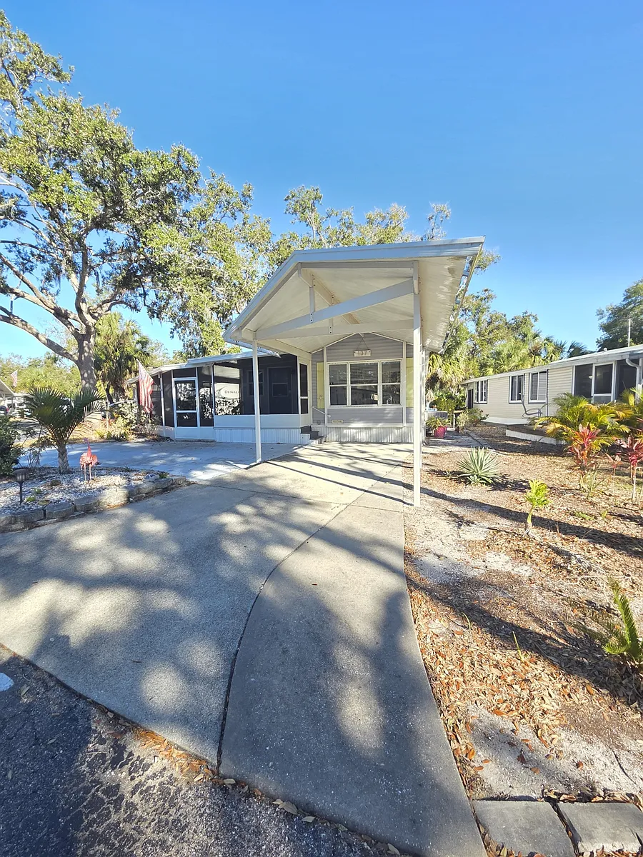 Building Photo - 3300 26th Ave E #137