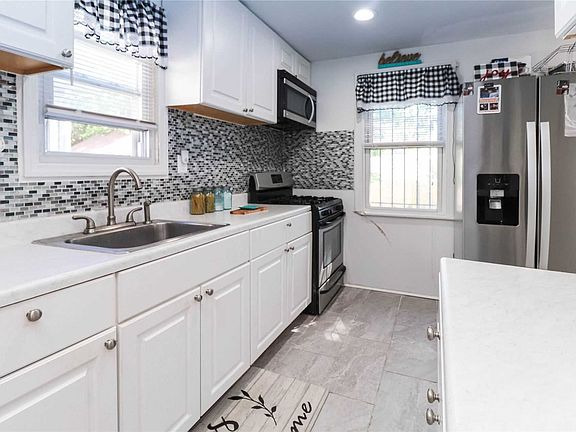 3rd image of 104-21 205th St