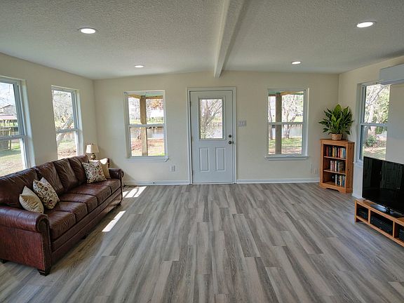 4th image of 133 County Road 296