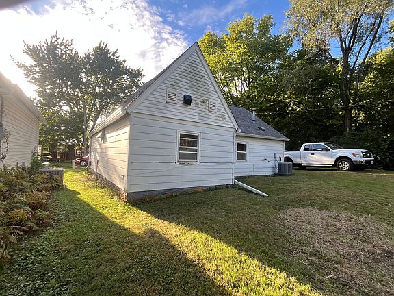 5th image of 215 N Shaft St