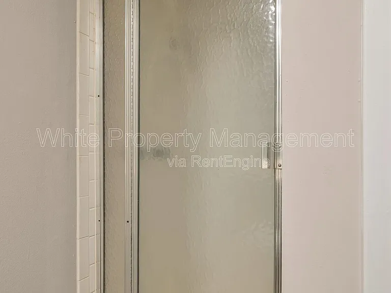 6927 Stonington Ln — Photo 13