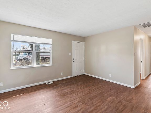 5th image of 7840 Roseway Ct