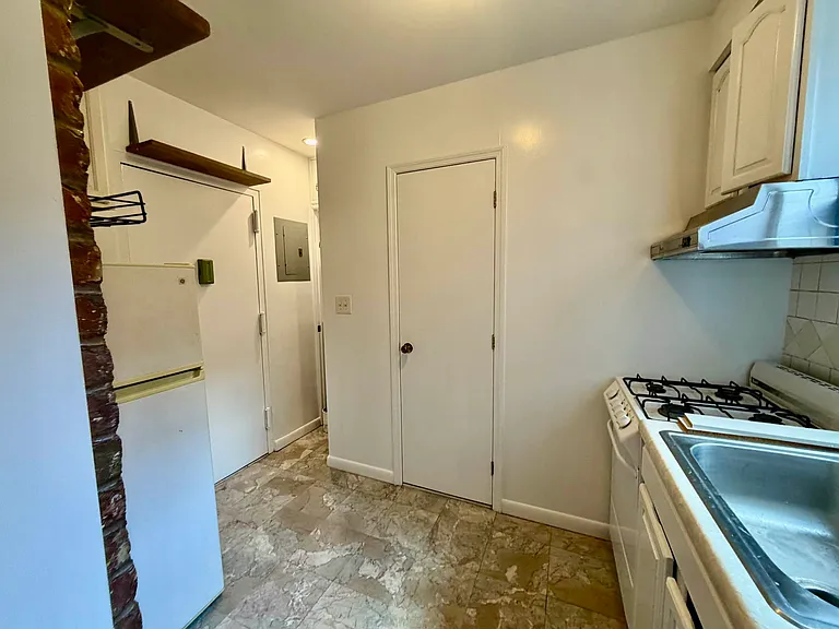 106 Mulberry St #22 — Photo 2