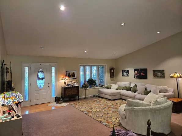 327 W Park St, Guthrie, KY 42234