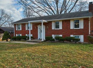 142 Dockside Cir, Lake Tapawingo, MO 64015