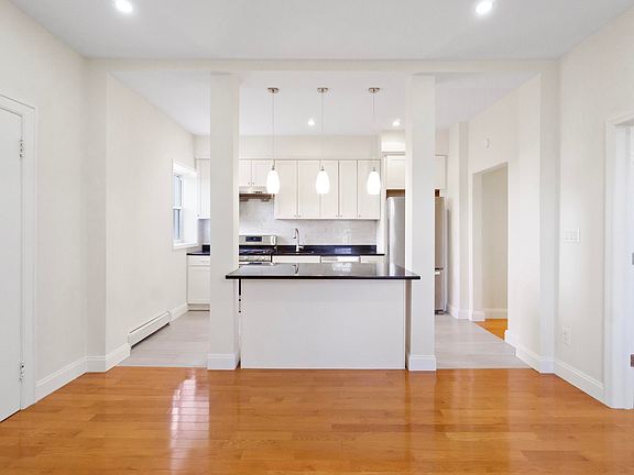 2nd image of 580-582 Gregory Ave #1