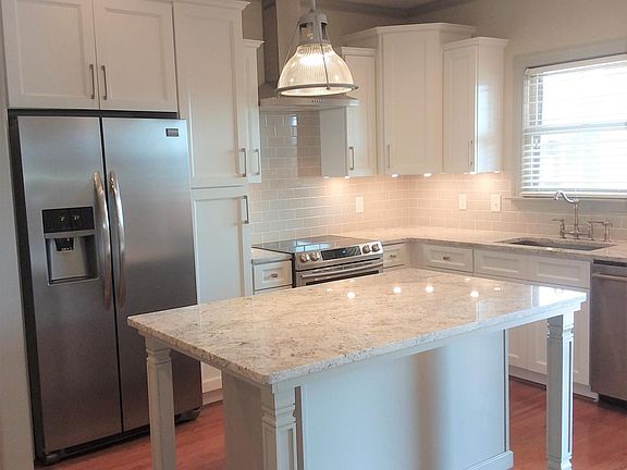 Oversized Island with seating