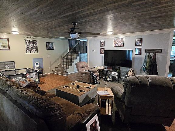 3rd image of 3399 Godfrey Ave NE