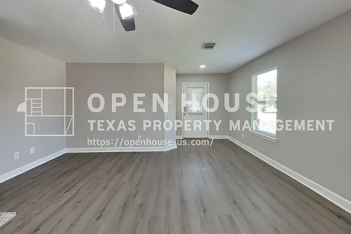 3 bed, 2.5 bath, 2130 sqft, $2,200 — Photo 4