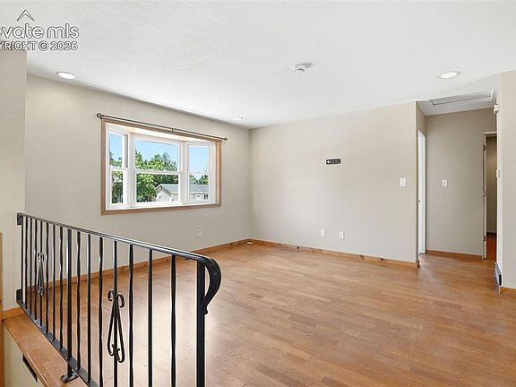 3rd image of 4022 Colony Hills Cir