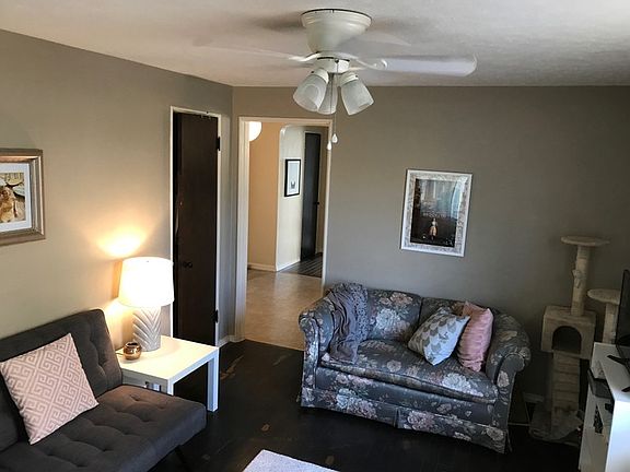 3rd image of 556 Aberdeen Ave APT B