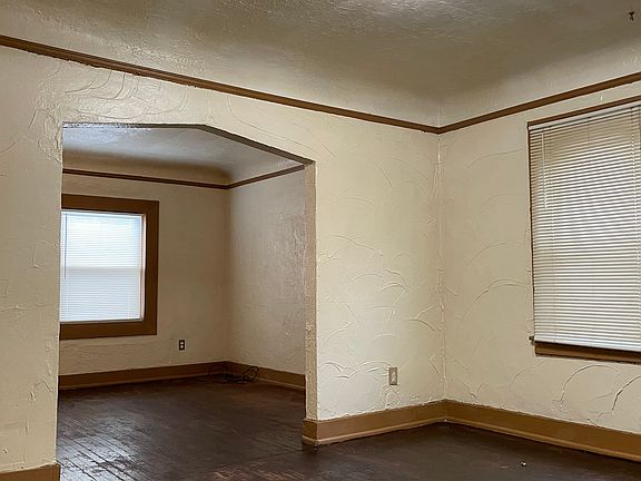 4th image of 34 Cadillac St #2