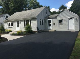 34 Pine Ridge Cir, North Syracuse, NY 13212