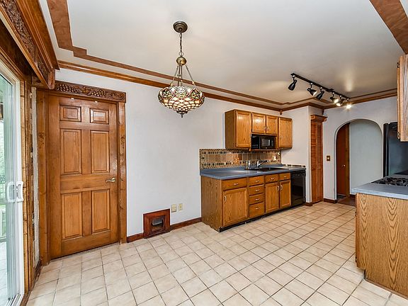 5th image of 109 Braeburn Dr