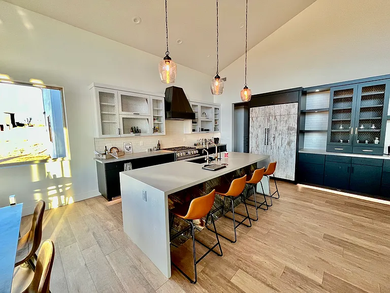 3505 W Friendly Meadow Rd — Photo 6