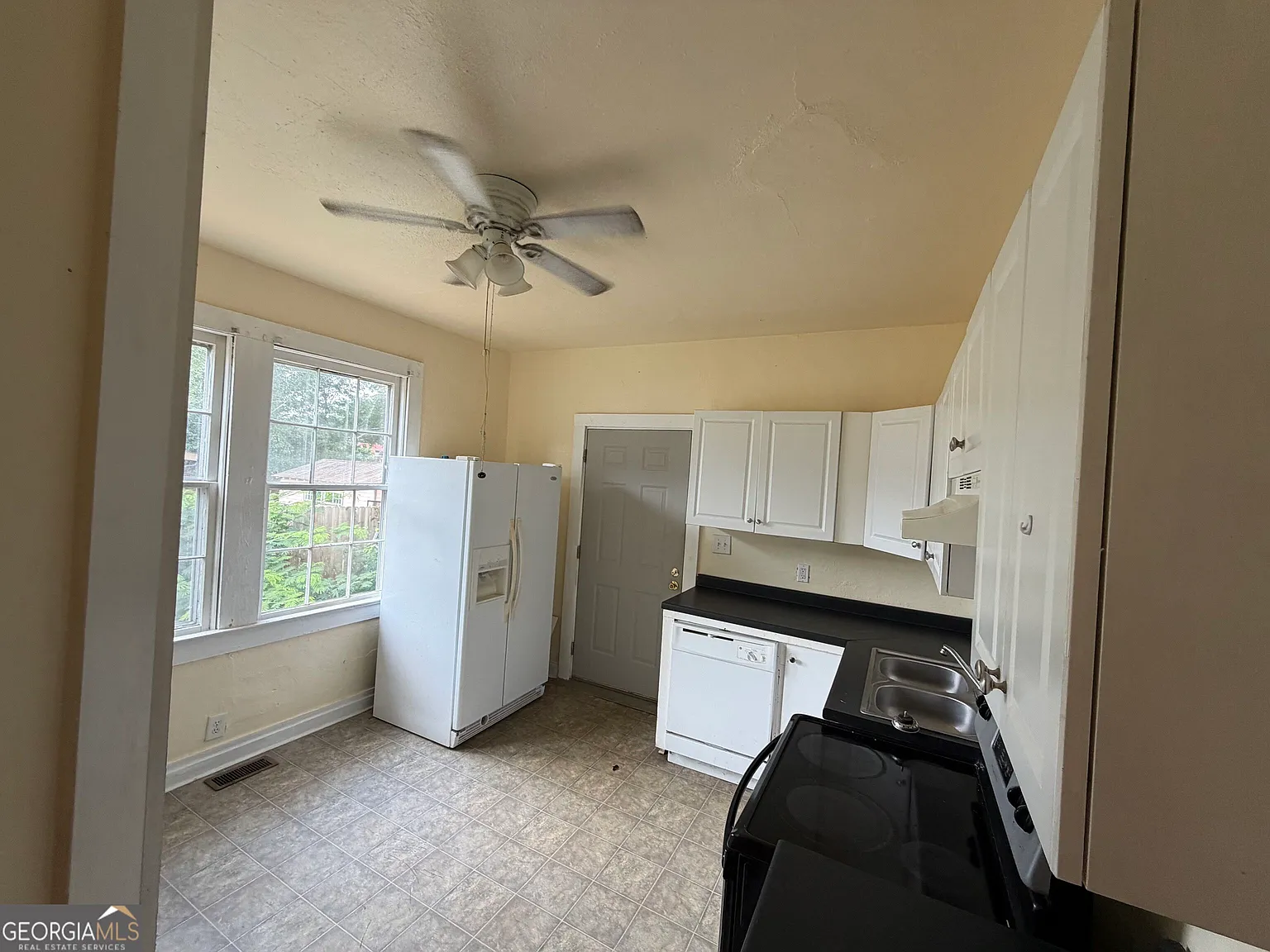 2 bed, 1.0 bath, 960 sqft, $1,250 — Photo 3