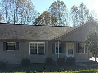 10 Vada Dr, Irvine, KY 40336