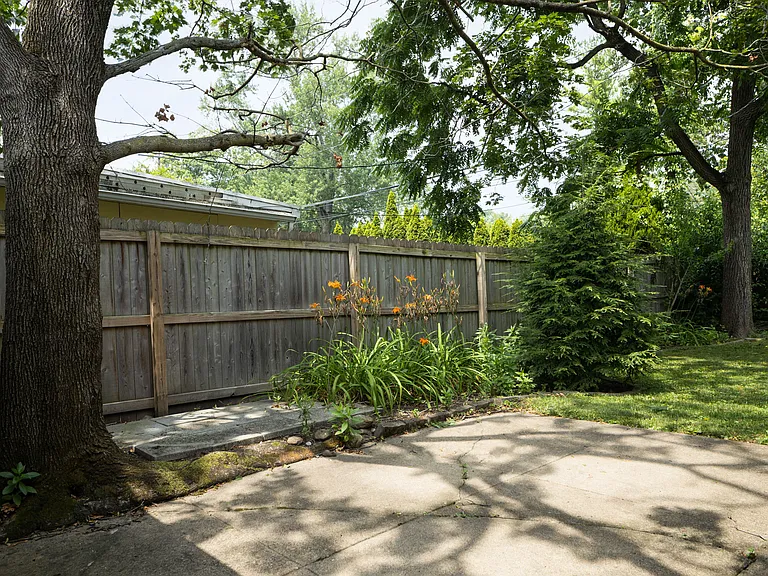 2474 Bristol Rd — Photo 30