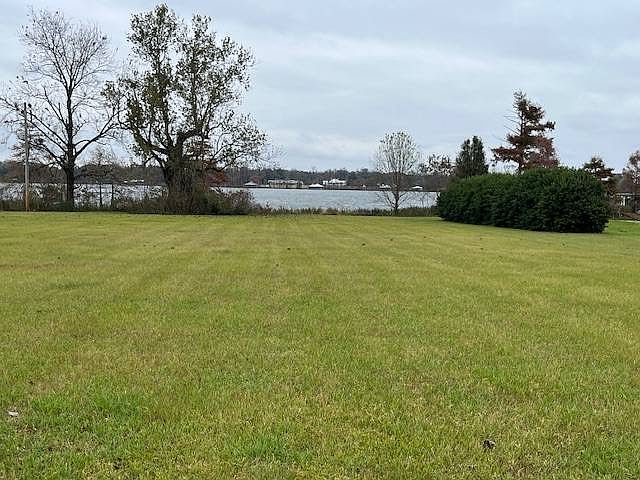 2nd image of 108 Lake Bruin Dr