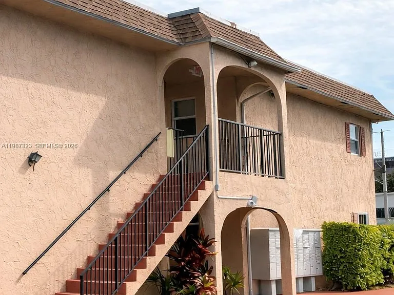 550 SW 2nd Ave #1210 — Photo 2