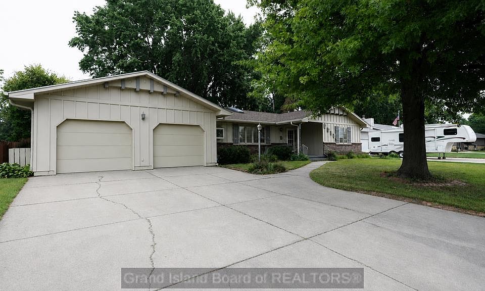 1st image of 2812 Kingston Cir