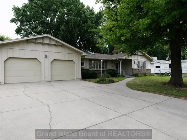 2812 Kingston Cir, Grand Island, NE 68803