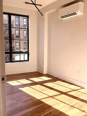 Rented by Manhattan Management LLC | media 34