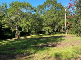 187 Lee Town Rd, Lumberton, MS 39455