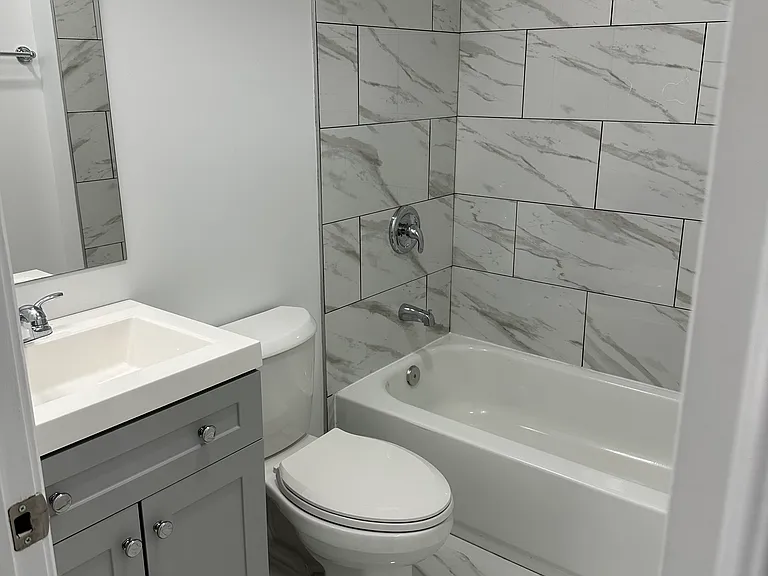2331 W Superior St #GU — Photo 12