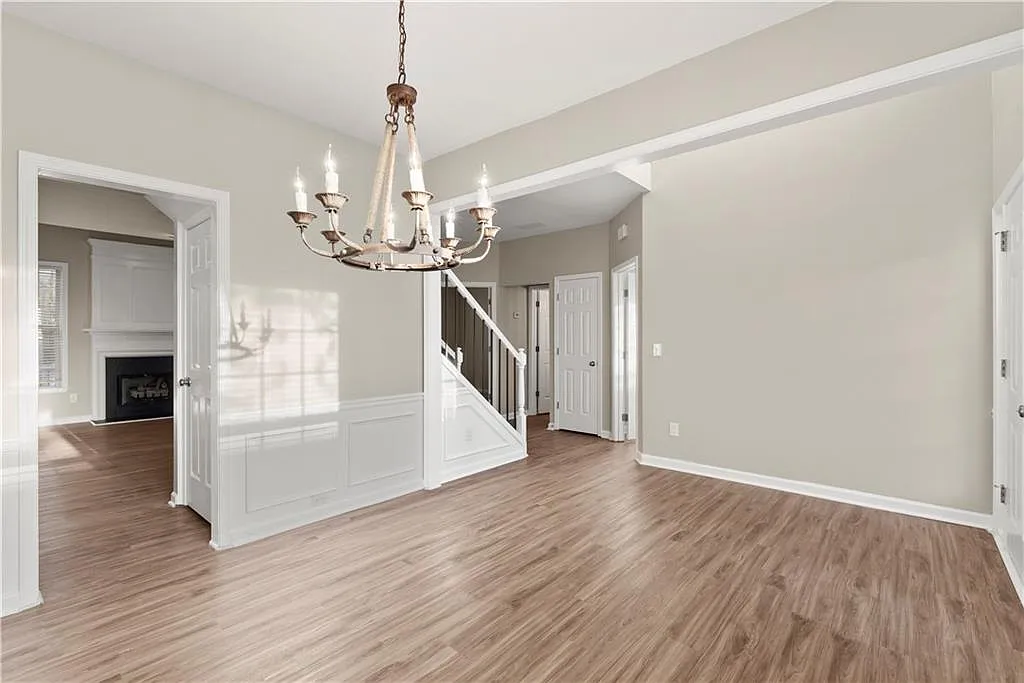 4 bed, 2.5 bath, 2464 sqft, $2,850 — Photo 4