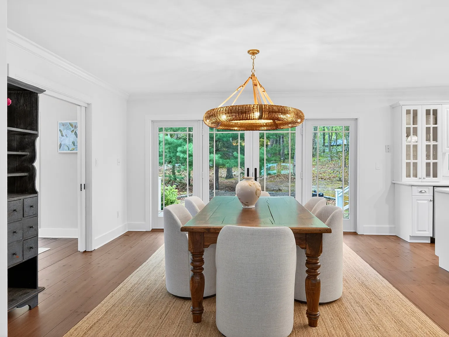 4-Bedroom Home in Sag Harbor with Swimming Pool — Photo 4