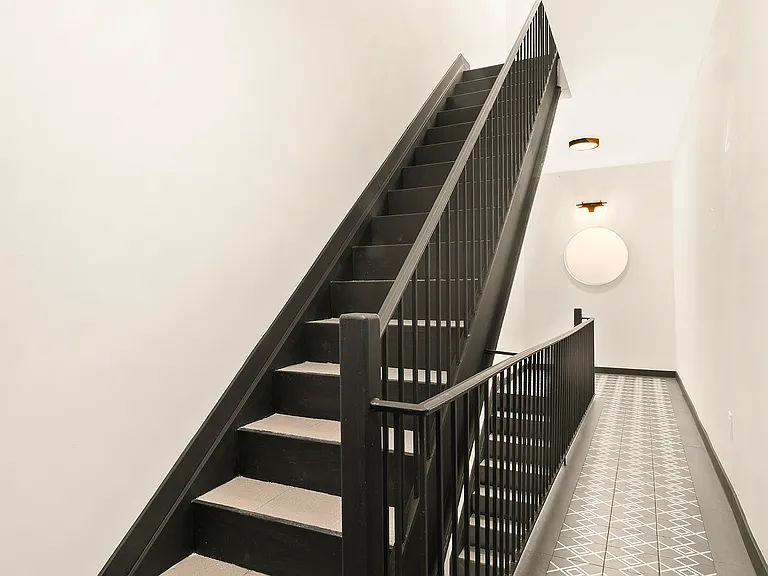 111 Huron St #4R — Photo 10