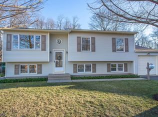 48 Saint Mary Dr, Succasunna, NJ 07876