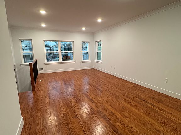 5th image of 123 E Jersey St #1