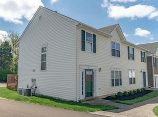 8039 Aspen Green Ln, Louisville, KY 40291