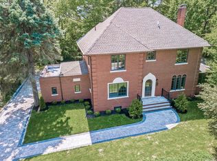 16 Arleigh Rd, Great Neck, NY 11021