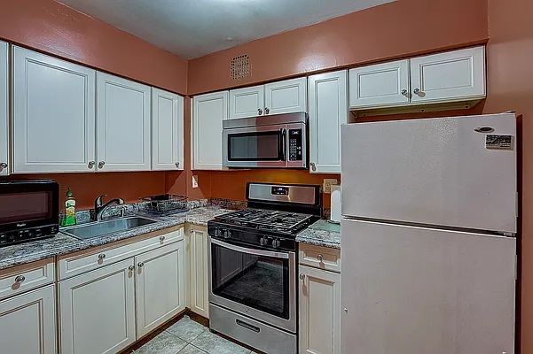 Sold by Keller Williams Realty Landmark II | media 8