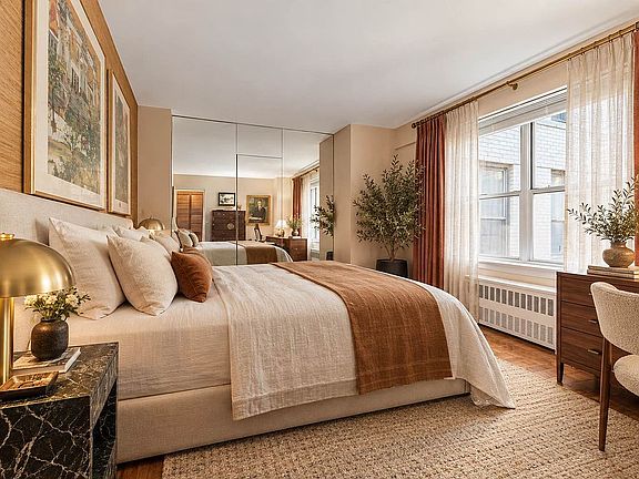 2nd image of 2 5th Ave APT 21