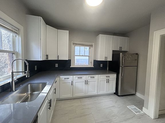 4th image of 1125 Lincoln Pl